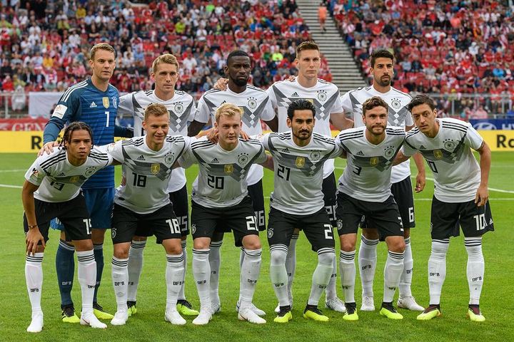 足球 》 出售世界盃股權惹眾怒！FIFA道歉仍力挺主席英凡提諾 - 足球｜开云（封面配图）
